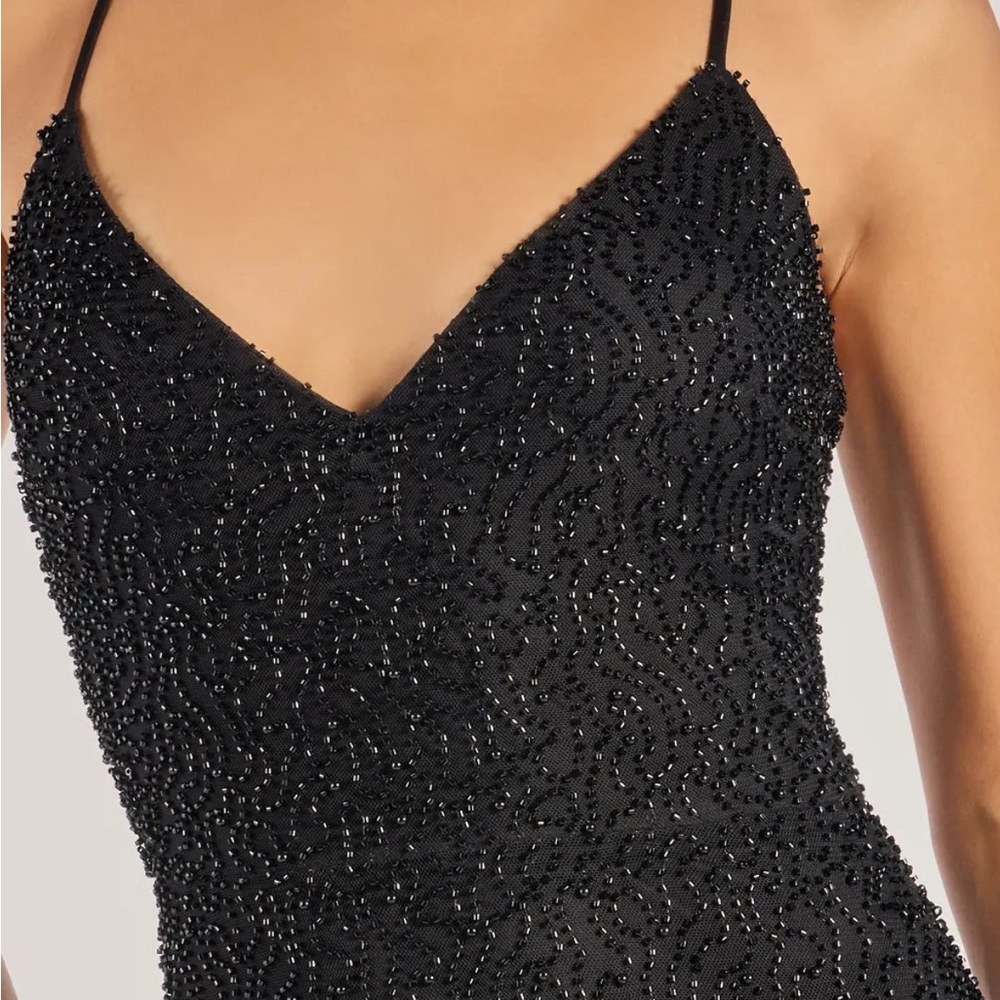 Elegant Black Evening Gown - Picture 3 of 9